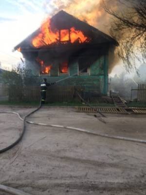 Три человека заживо сгорели несколько часов назад в Тотемском районе