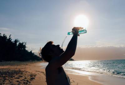 Диетолог рассказала об особенностях питьевого режима в жару