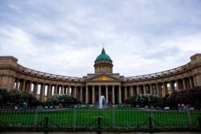 В июне Петербург посетят 13% россиян