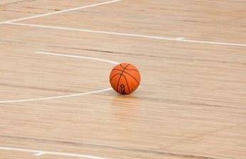В Москве во время игры баскетболист потерял сознание и умер