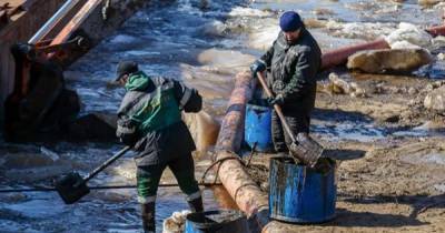В России в реку попали десятки тонн нефти (ФОТО. ВИДЕО)