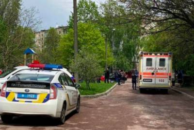Патрульные в Чернигове застрелили мужчину, который шел на них с ножами: прокуратура открыла уголовное дело