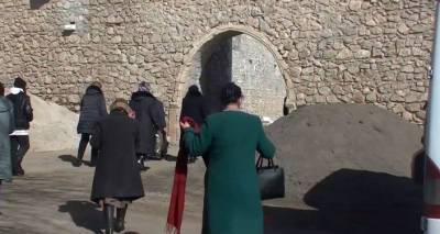 80 армянских паломников посетили монастырь Амарас в сопровождении миротворцев