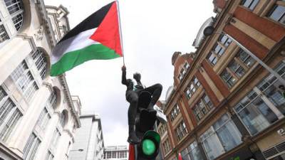 "Насилуйте дочерей евреев": Великобританию накрыла волна махрового антисемитизма
