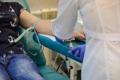 Более 3 тыс. переболевших COVID-19 волгоградцев сдали кровь для плазмы