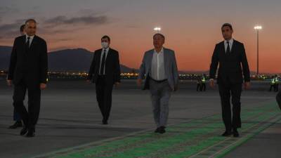 Президент Татарстана прибыл в Туркменистан. Его встречал Сердар Бердымухамедов
