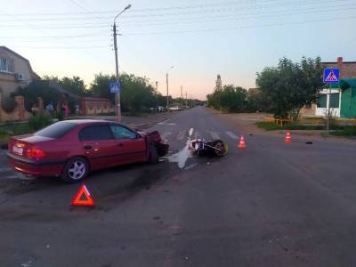 Появились снимки смертельного ДТП с мотоциклистом в Астраханской области