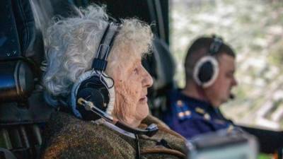 Видео: «железная бабушка» Мария Колтакова освоила планер в 99 лет