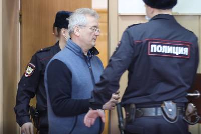 Следствие просит продлить арест бывшему губернатору Белозерцеву