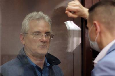 Следствие просит суд продлить арест бывшему губернатору Белозерцеву