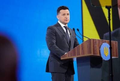 Президент на открытии форума “Украина 30. Цифровизация” пообещал режим paperless с конца августа