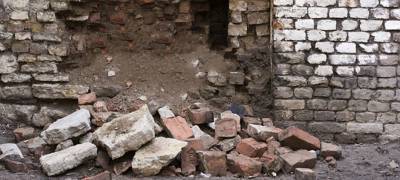 Ребенок погиб под завалами старого здания в Карелии