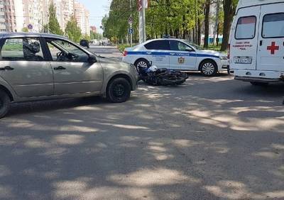 В Дашково-Песочне возле ТЦ «Европа» произошло ДТП с мотоциклом