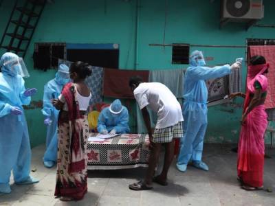 На западе Индии от "черного грибка", возникшего у больных COVID-19, погибли уже 40 человек