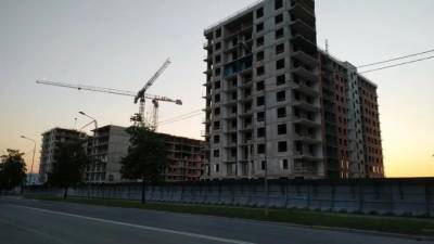 Спрос на дорогие квартиры в "первичках" Петербурга снизился на 10%