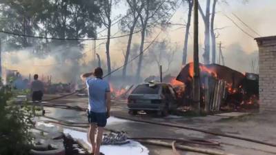 Вести. В Пермском крае сгорели десятки гаражей и бань