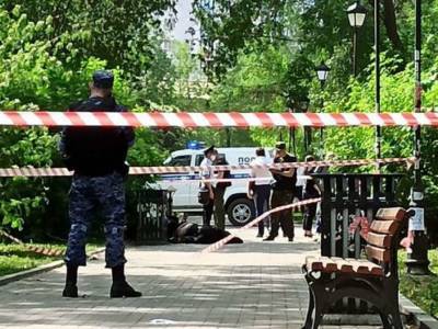 В России мужчина на улице зарезал трех людей