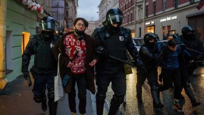 Безработные и приезжие: Бастрыкин назвал состав протестной акции в Петербурге