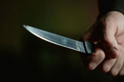 В Виннице мужчина ранил ножом двух прохожих