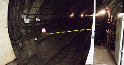 Пассажир попал под поезд на станции метро "Арсенальная" в Киеве