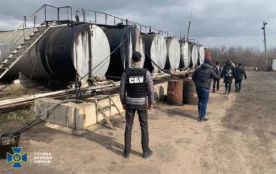 На подпольном НПЗ изъяли тысячи литров контрафактного топлива - СБУ