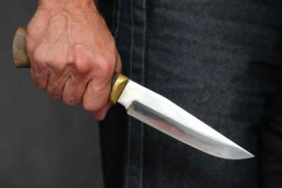 Николаевец с ножом "случайно" набросился на прохожего: пострадавший в больнице