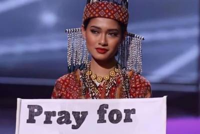 Мисс Мьянма выиграла спецприз за лучший национальный костюм "Мисс Вселенная 2020", призвав молиться за страну