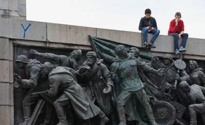 «За» и «против»: нужно ли переносить памятник Советской армии в музей (bTV новините, Болгария)