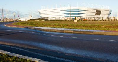 Трещины и вздутие: на восстановление асфальта и плитки у стадиона «Калининград» выделят 1,2 млн рублей