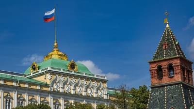 В Кремле заявили о запрете для чиновников иметь недвижимость в Чехии и США