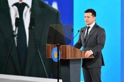 Зеленский пообещал, что Украина войдет в режим paperless 24 августа