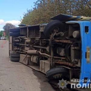 В Ровенской области перевернулся пассажирский автобус. Фото
