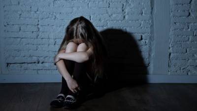 Сотрясение головного мозга и ушиб: в Мариуполе школьницы жестоко избили подругу