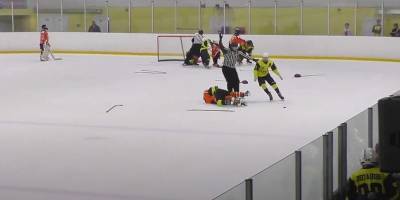 Олимп Айсберг - видео драки маленьких хоккеистов на турнире в Самаре - ТЕЛЕГРАФ