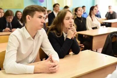 Мнение: В Латвии у выпускников школ знания латышского языка ухудшаются