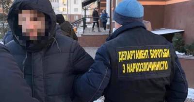 В Киеве задержали торговца фейковых справок о COVID-19 (ФОТО)