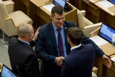 Почему 9 депутатов в Свердловской области решили не переизбираться в Госдуму и Заксобрание
