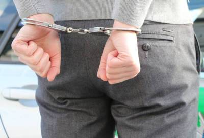 Устроившего конфликт с подростком водителя BMW арестовали на 10 суток
