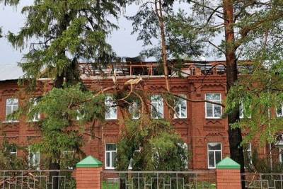 Ураган снес кровлю Гороховецкой ЦРБ во Владимирской области