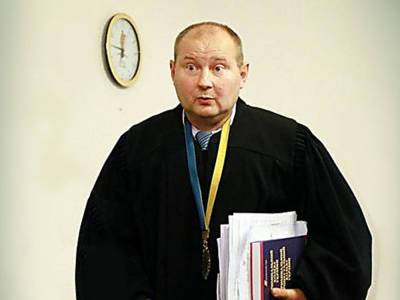 «Слава Украине!» – через судью-потеряшку Зеленский послал...