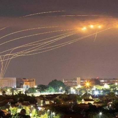 На фабрике в секторе Газа вспыхнул пожар после ударов израильских ВВС