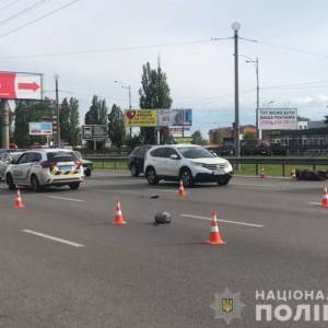 В Киеве водитель мопеда погиб, попав под авто. Фото