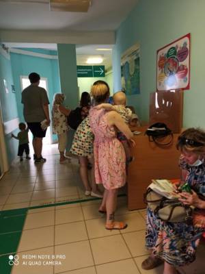 Жители Глазова жалуются на очереди в детской поликлинике