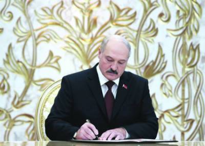 Лукашенко разрешил силовикам стрелять в толпу