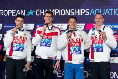 Российские пловцы стали чемпионами Европы в эстафете "4 по 100" вольным стилем
