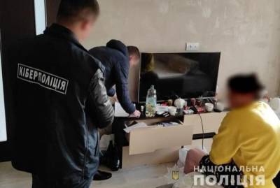 Трио юных кибермошенников из Днепра заработало на иностранцах миллион
