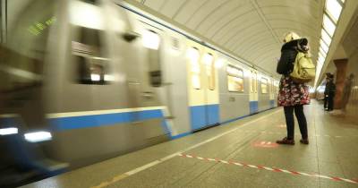 Интервалы движения поездов увеличили на "серой" ветке метро Москвы