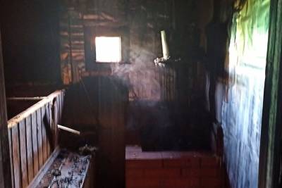 В Смоленском районе огонь повредил чердак частной бани