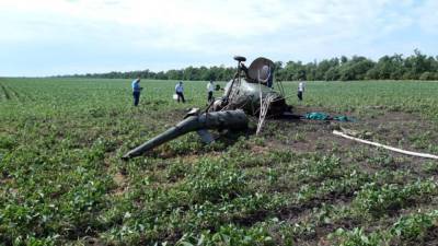 Один человек умер при падении вертолета Robinson в Архангельской области