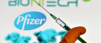 Шмыгаль рассказал, сколько доз вакцины Pfizer выделят для педагогов